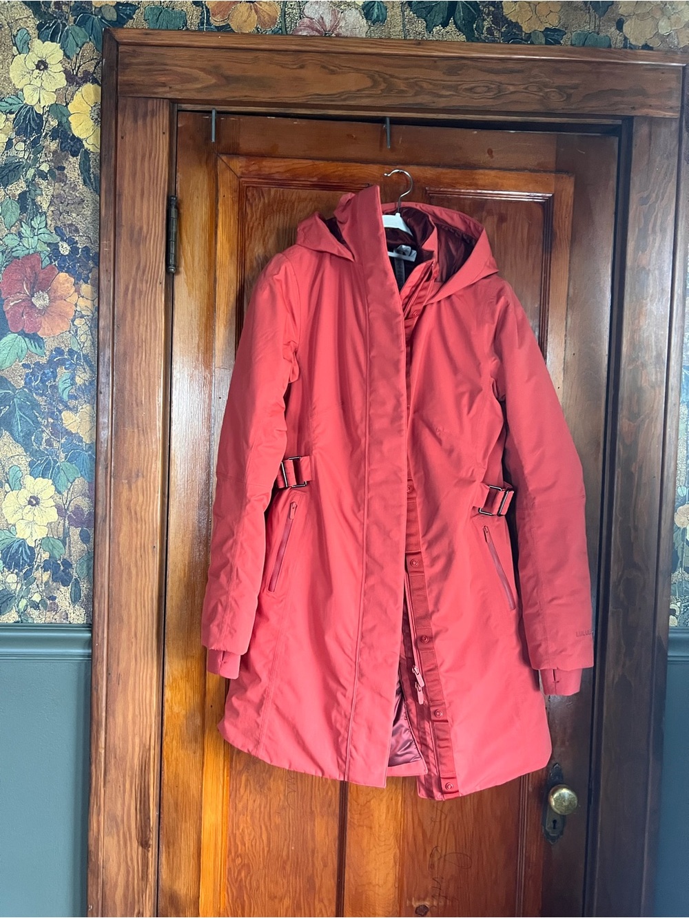 Lululemon size 6 beautiful red belted coat